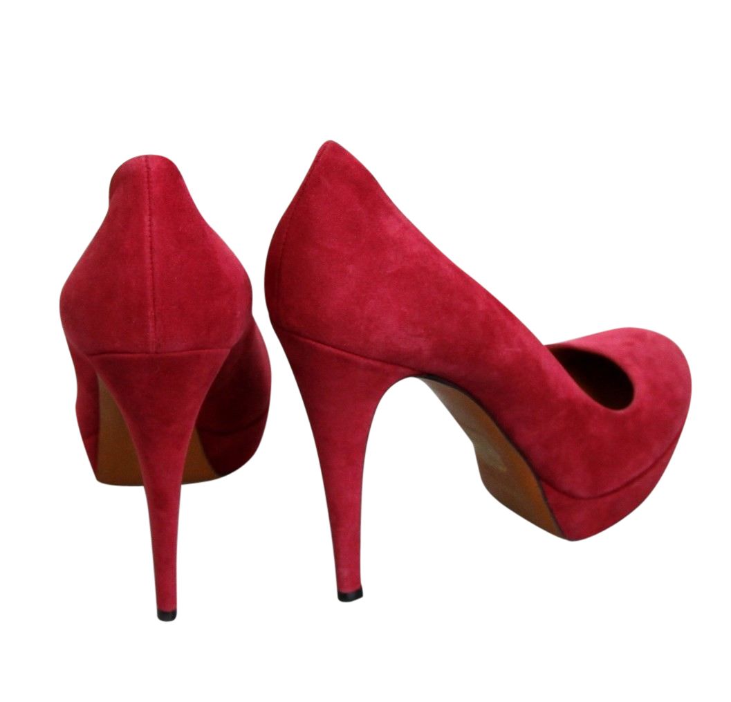 Gucci Women's Raspberry Suede Platform Pump Shoes