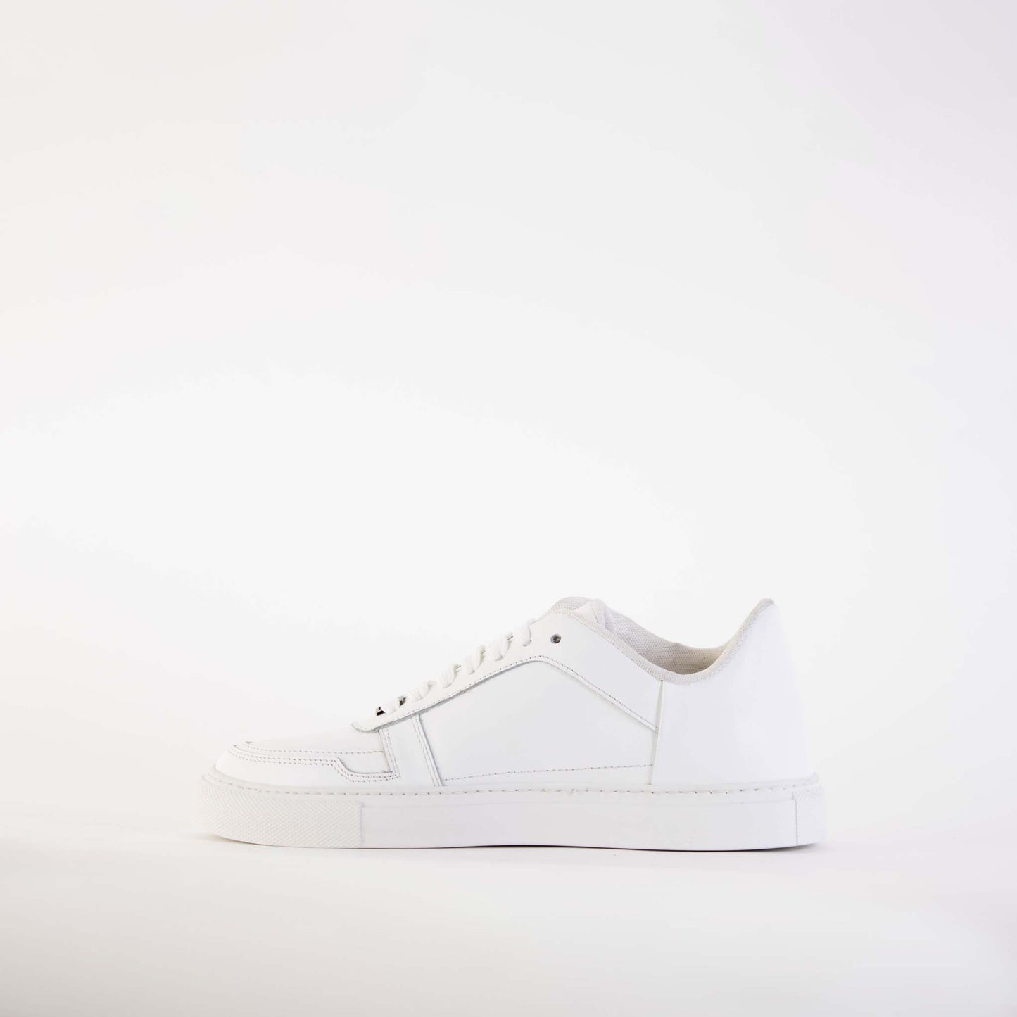 Roberto Cavalli Chic White Suede Sneakers