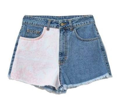 Comme Des Fuckdown Edgy Denim Shorts with Abstract Print